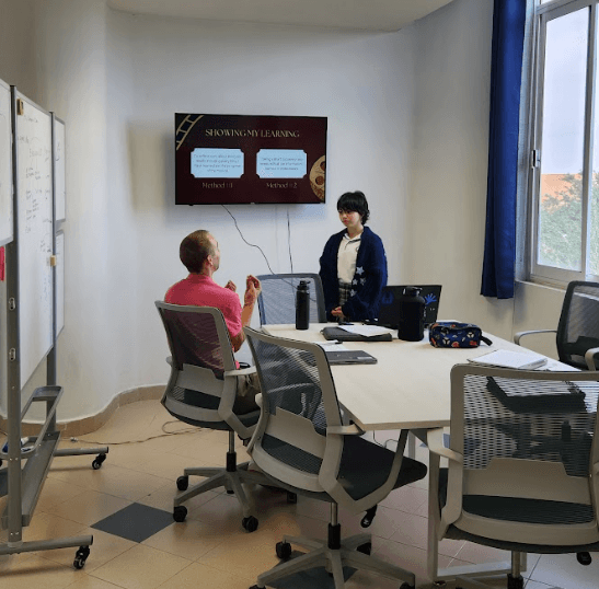 One-on-one mentoring session with a student and instructor
